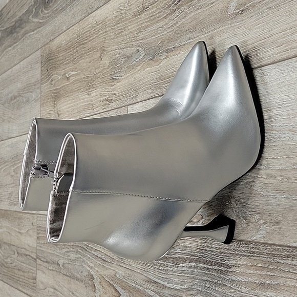 Open Edit Size 6 Silver Blythe Faux Leather Bootie New! - Picture 1 of 9